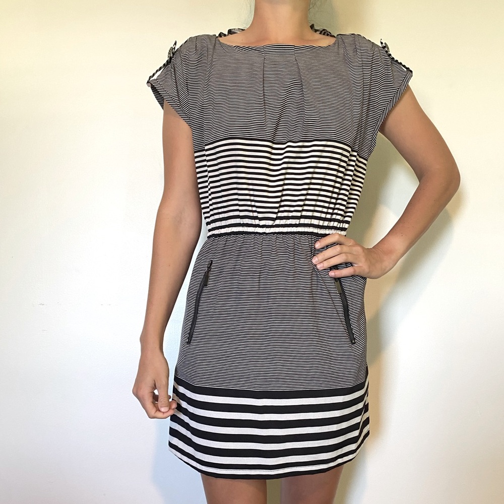 Lola Dress dress with pockets